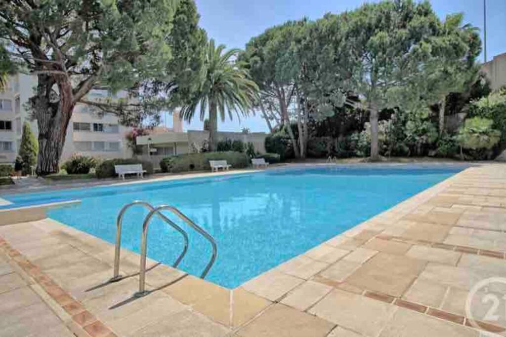 Golfe Juan Studio Dans Residence Avec Piscine Vallauris Exterior foto