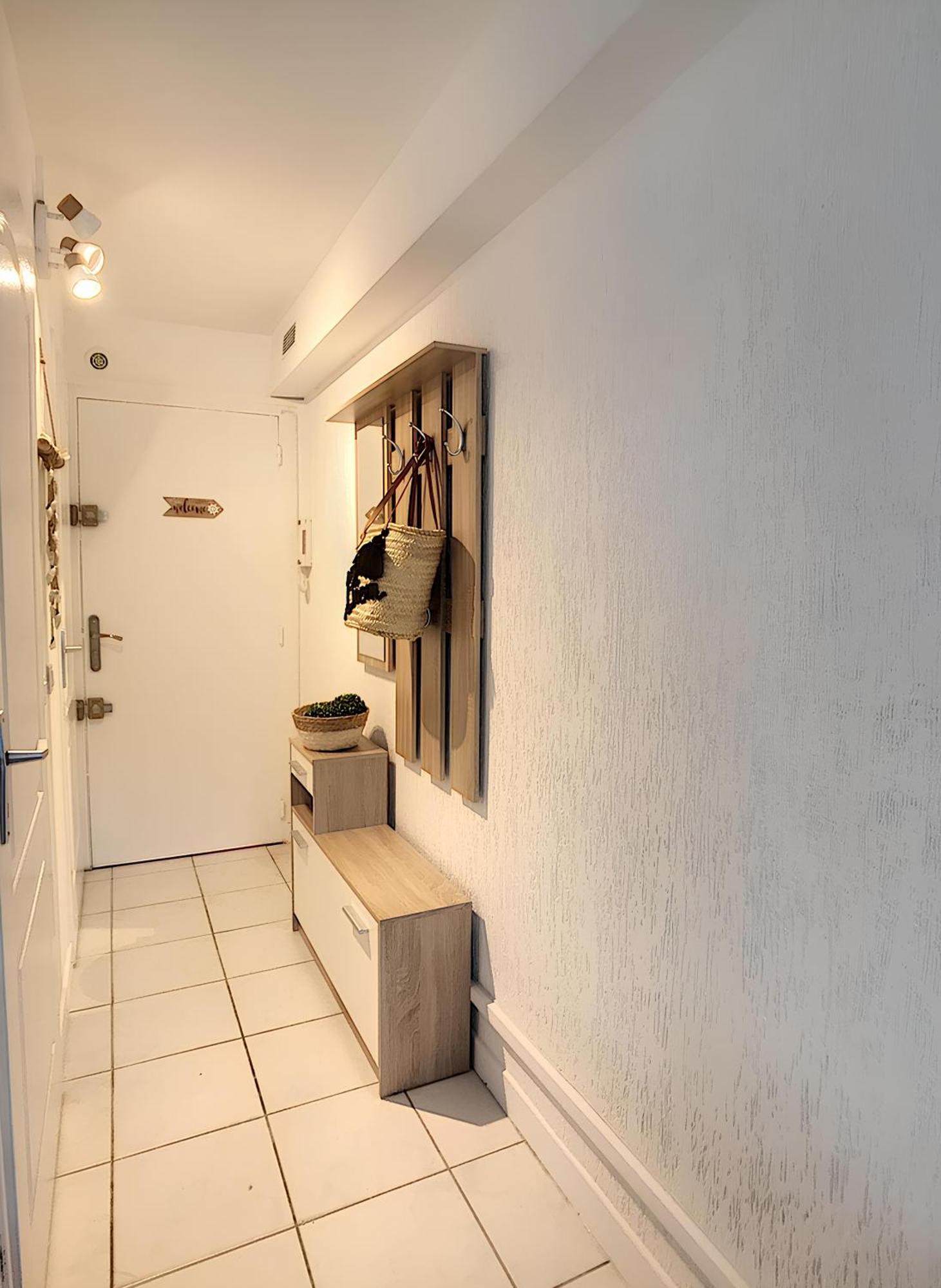 Golfe Juan Studio Dans Residence Avec Piscine Vallauris Exterior foto